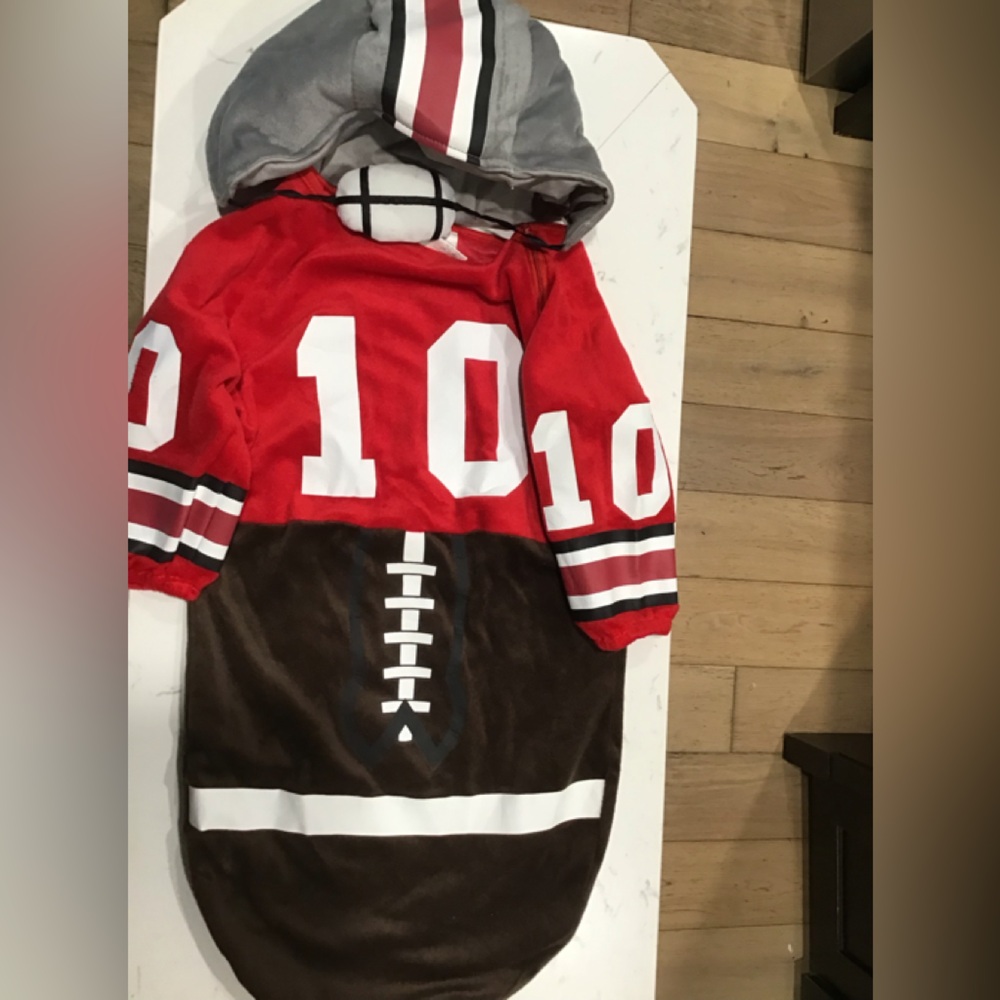 O-9 month old football player 2 piece Halloween costume